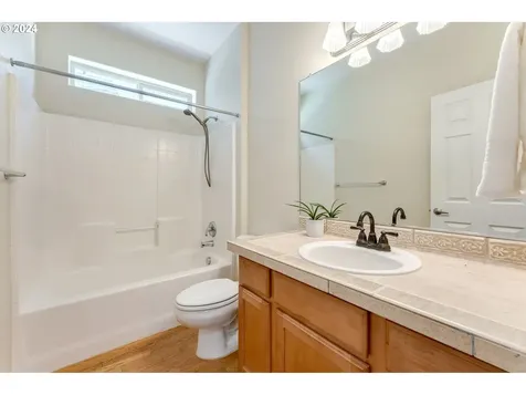 768 N 28th Avenue Cornelius OR 97113