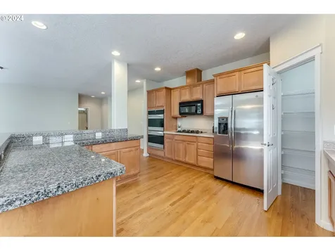 768 N 28th Avenue Cornelius OR 97113