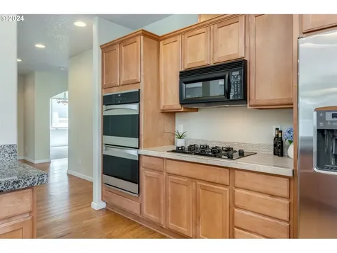 768 N 28th Avenue Cornelius OR 97113