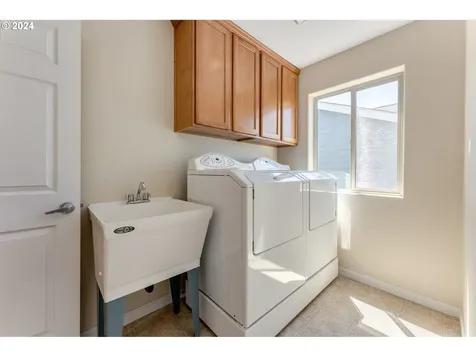 768 N 28th Avenue Cornelius OR 97113