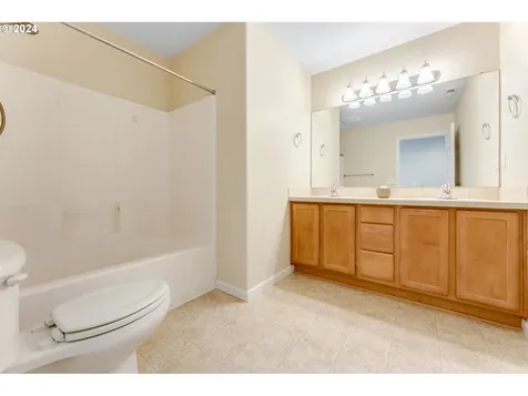 768 N 28th Avenue Cornelius OR 97113