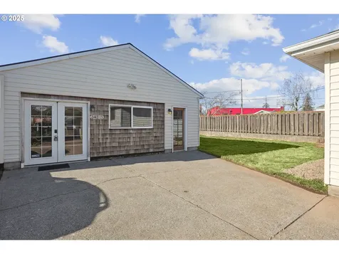 3431 NE Fremont Drive Portland OR 97220