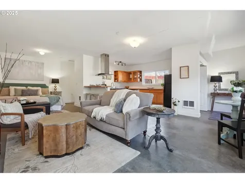 3431 NE Fremont Drive Portland OR 97220