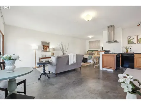 3431 NE Fremont Drive Portland OR 97220