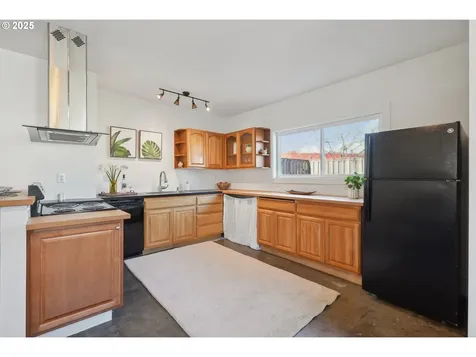 3431 NE Fremont Drive Portland OR 97220