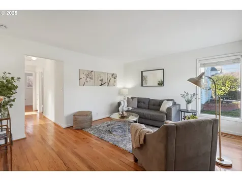 3431 NE Fremont Drive Portland OR 97220