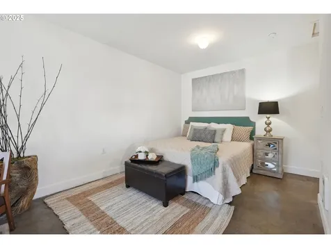 3431 NE Fremont Drive Portland OR 97220