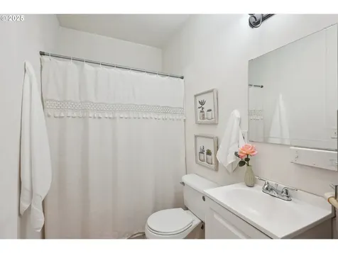 3431 NE Fremont Drive Portland OR 97220