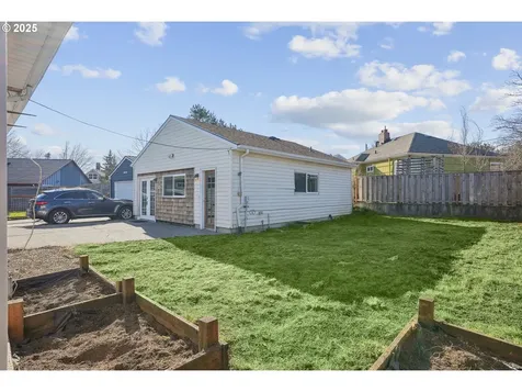 3431 NE Fremont Drive Portland OR 97220