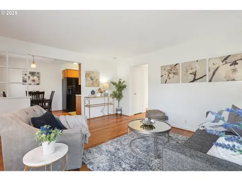 3431 NE Fremont Drive Portland OR 97220