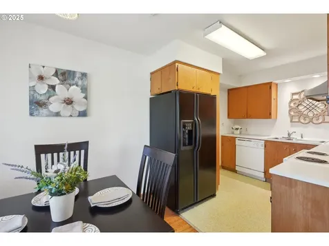 3431 NE Fremont Drive Portland OR 97220