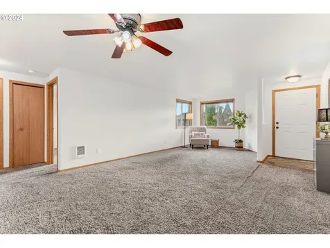 704 NW 16th Street Battle Ground WA 98604