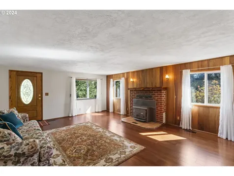 81640 Lost Valley Lane Dexter OR 97431