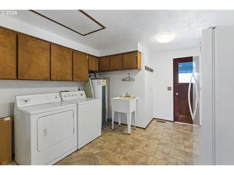 81640 Lost Valley Lane Dexter OR 97431