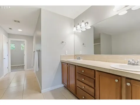 5281 J Street Washougal WA 98671