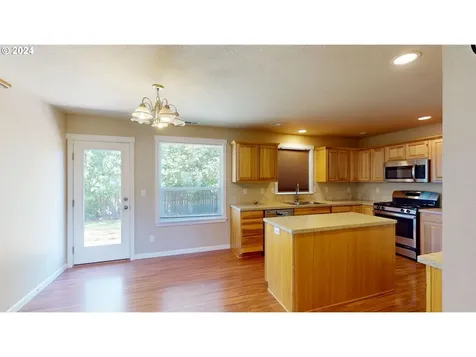 75 Camellia Drive Lebanon OR 97355