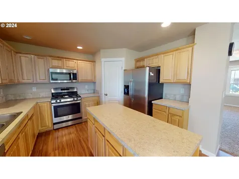 75 Camellia Drive Lebanon OR 97355
