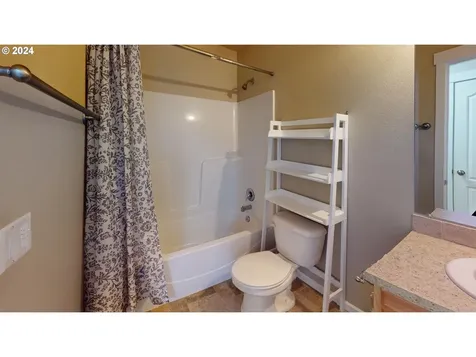 75 Camellia Drive Lebanon OR 97355
