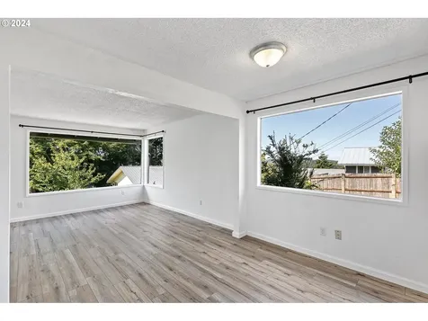 611 Crestview Drive Reedsport OR 97467