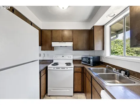 611 Crestview Drive Reedsport OR 97467