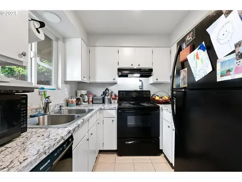 611 Crestview Drive Reedsport OR 97467