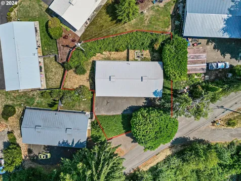 611 Crestview Drive Reedsport OR 97467