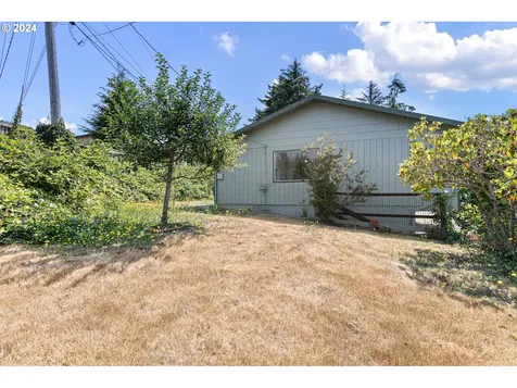 611 Crestview Drive Reedsport OR 97467