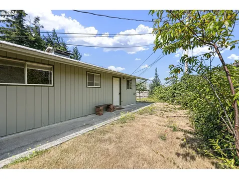 611 Crestview Drive Reedsport OR 97467