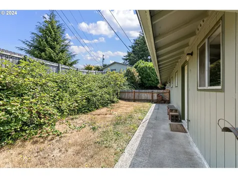 611 Crestview Drive Reedsport OR 97467