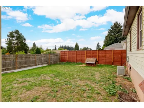 3592 SE Gladstone Street Portland OR 97202