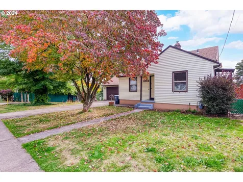 3592 SE Gladstone Street Portland OR 97202
