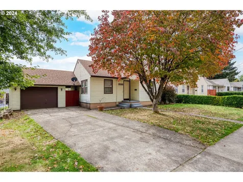 3592 SE Gladstone Street Portland OR 97202