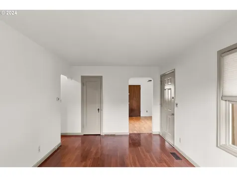 3592 SE Gladstone Street Portland OR 97202