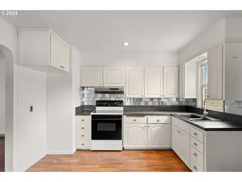 3592 SE Gladstone Street Portland OR 97202
