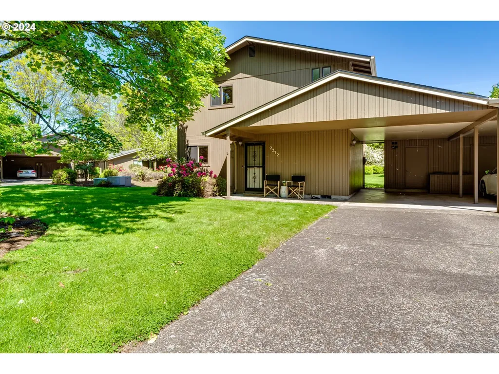 2272 Ridgeway Drive Eugene OR 97401