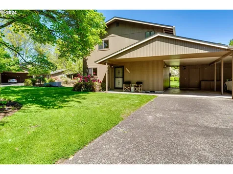 2272 Ridgeway Drive Eugene OR 97401