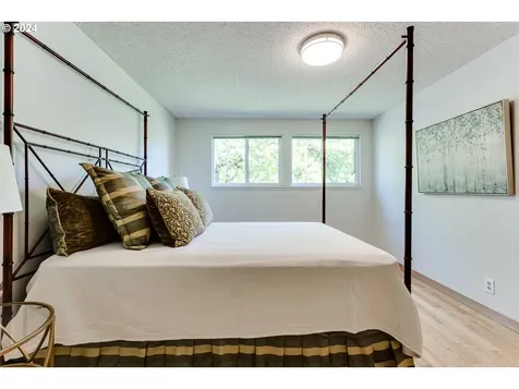 2272 Ridgeway Drive Eugene OR 97401