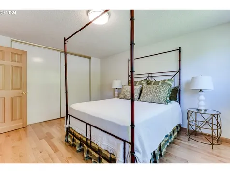 2272 Ridgeway Drive Eugene OR 97401