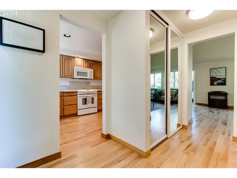 2272 Ridgeway Drive Eugene OR 97401