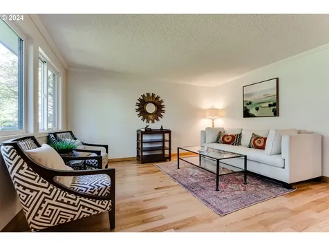 2272 Ridgeway Drive Eugene OR 97401