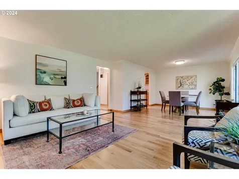 2272 Ridgeway Drive Eugene OR 97401