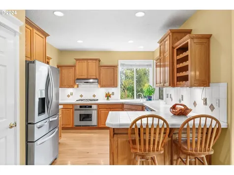 16412 SE Meadowland Court Portland OR 97236