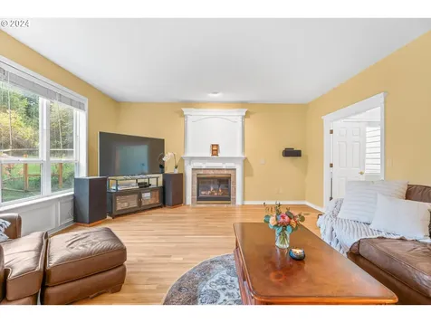 16412 SE Meadowland Court Portland OR 97236