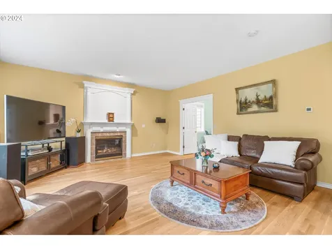 16412 SE Meadowland Court Portland OR 97236