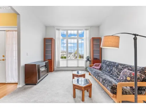 16412 SE Meadowland Court Portland OR 97236