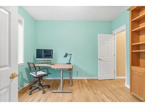 16412 SE Meadowland Court Portland OR 97236