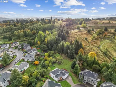 16412 SE Meadowland Court Portland OR 97236