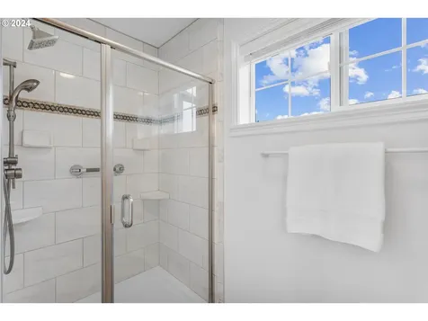 16412 SE Meadowland Court Portland OR 97236
