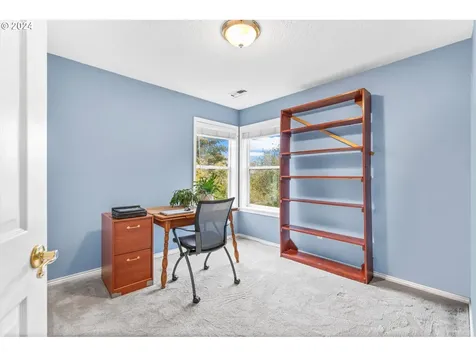 16412 SE Meadowland Court Portland OR 97236