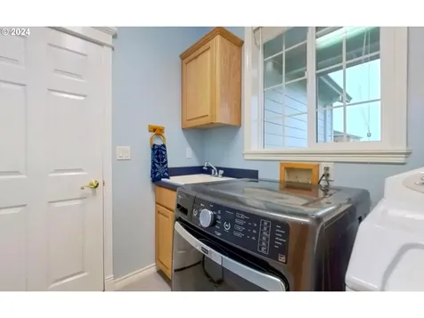 16412 SE Meadowland Court Portland OR 97236